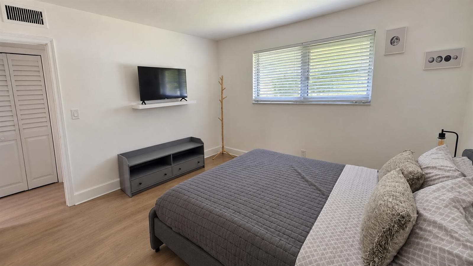 Bright Bedroom Retreat (1)