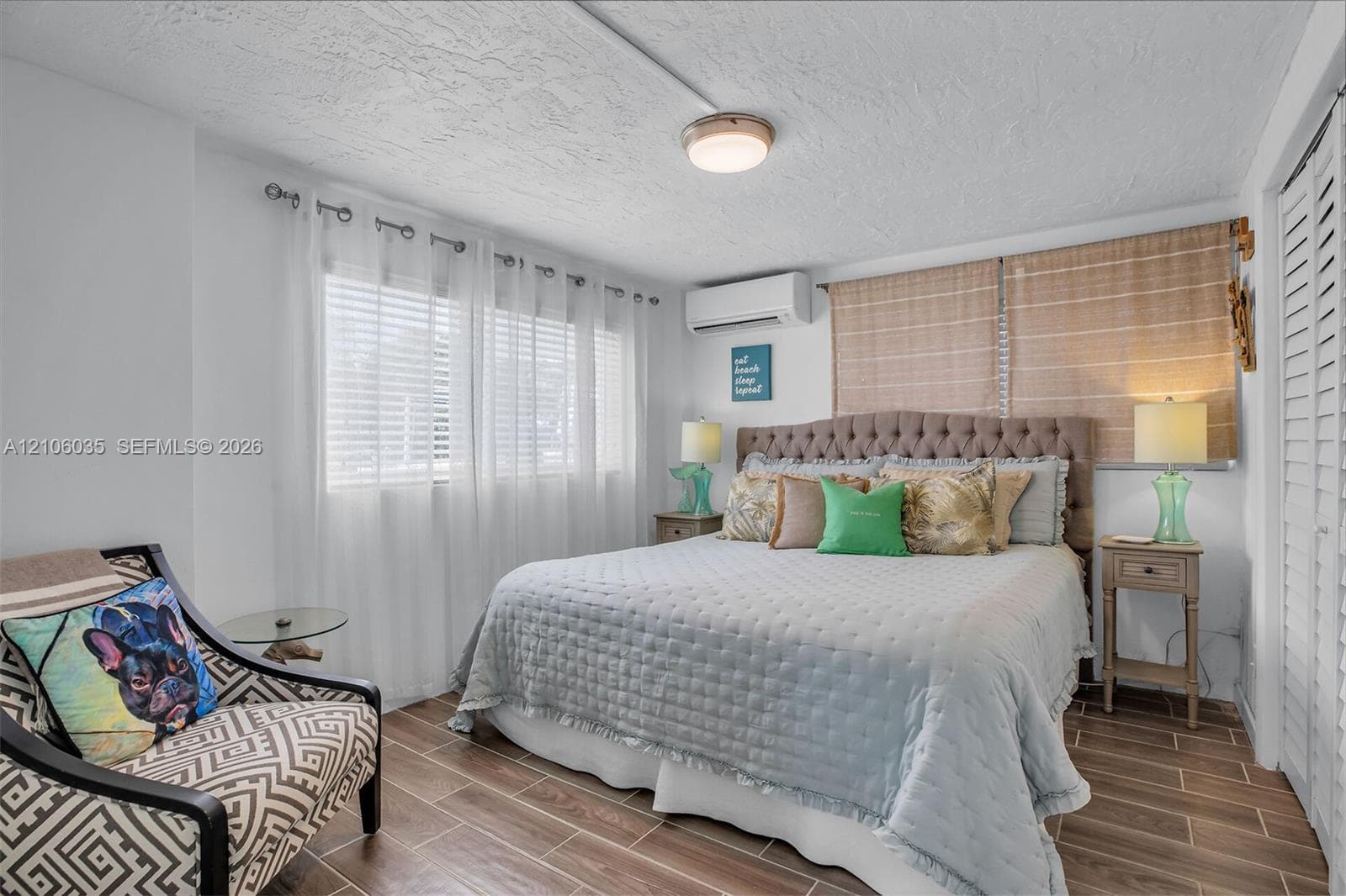 128 Dove Ave photo 33