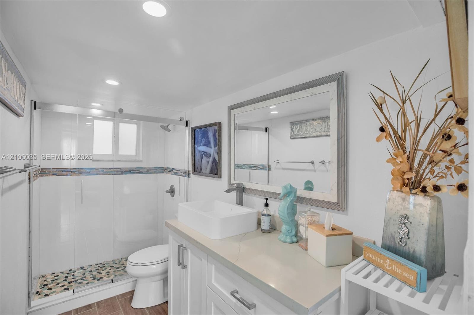 128 Dove Ave photo 35