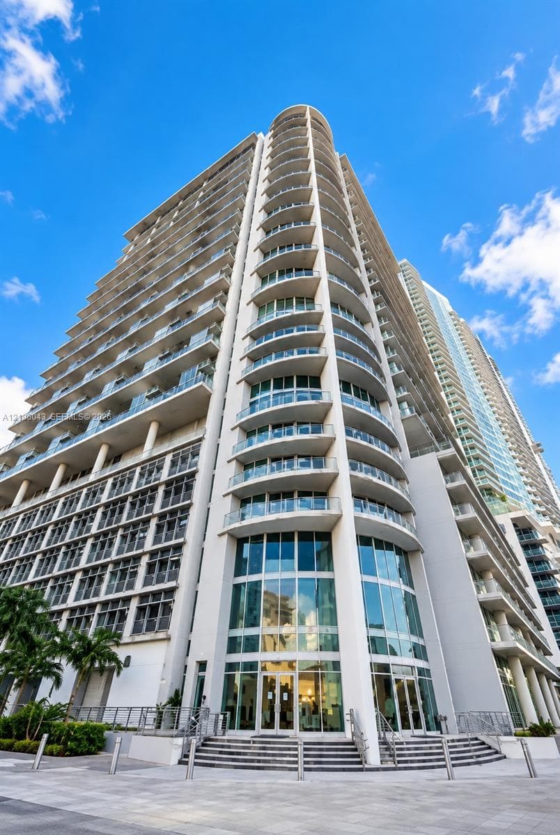 NEO VERTIKA CONDO · #3118 in Miami - Photo 18