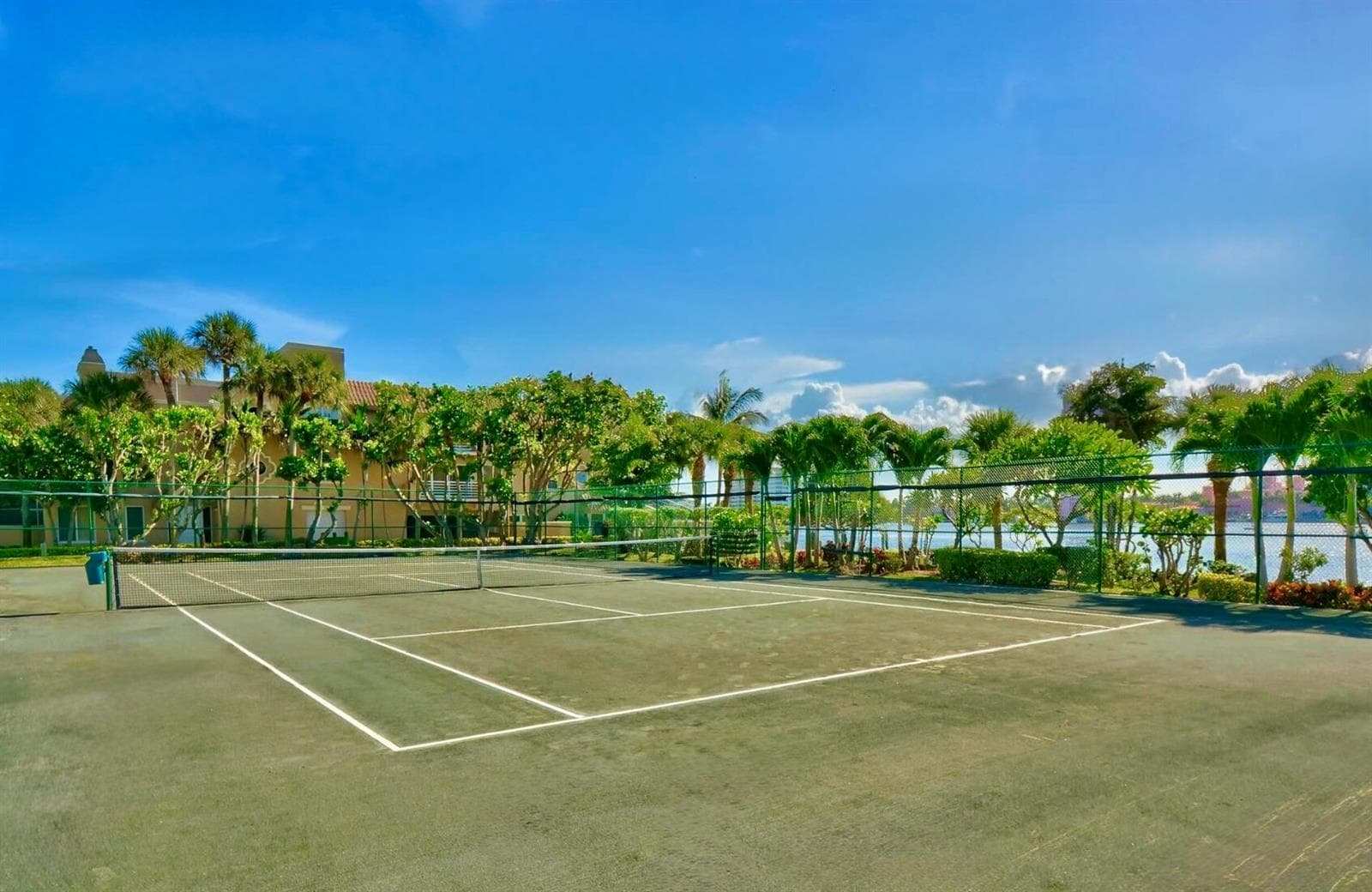 Tennis by Lake Boca