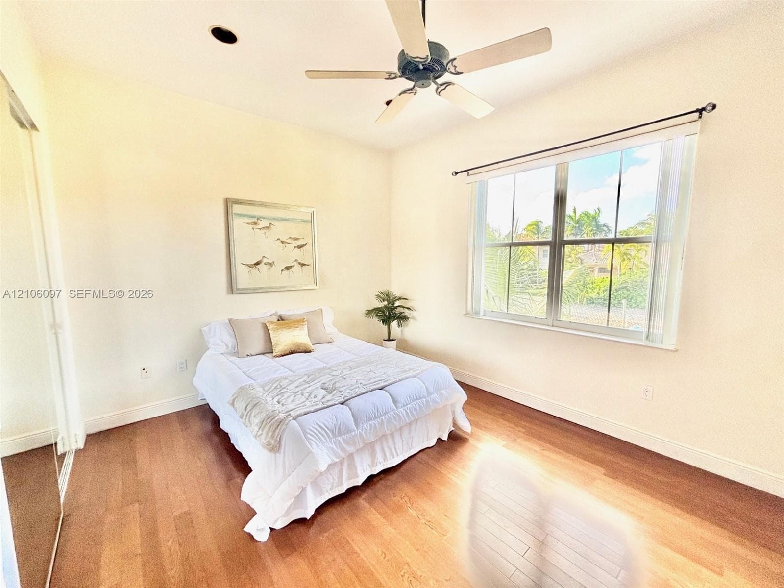 Guest bedroom