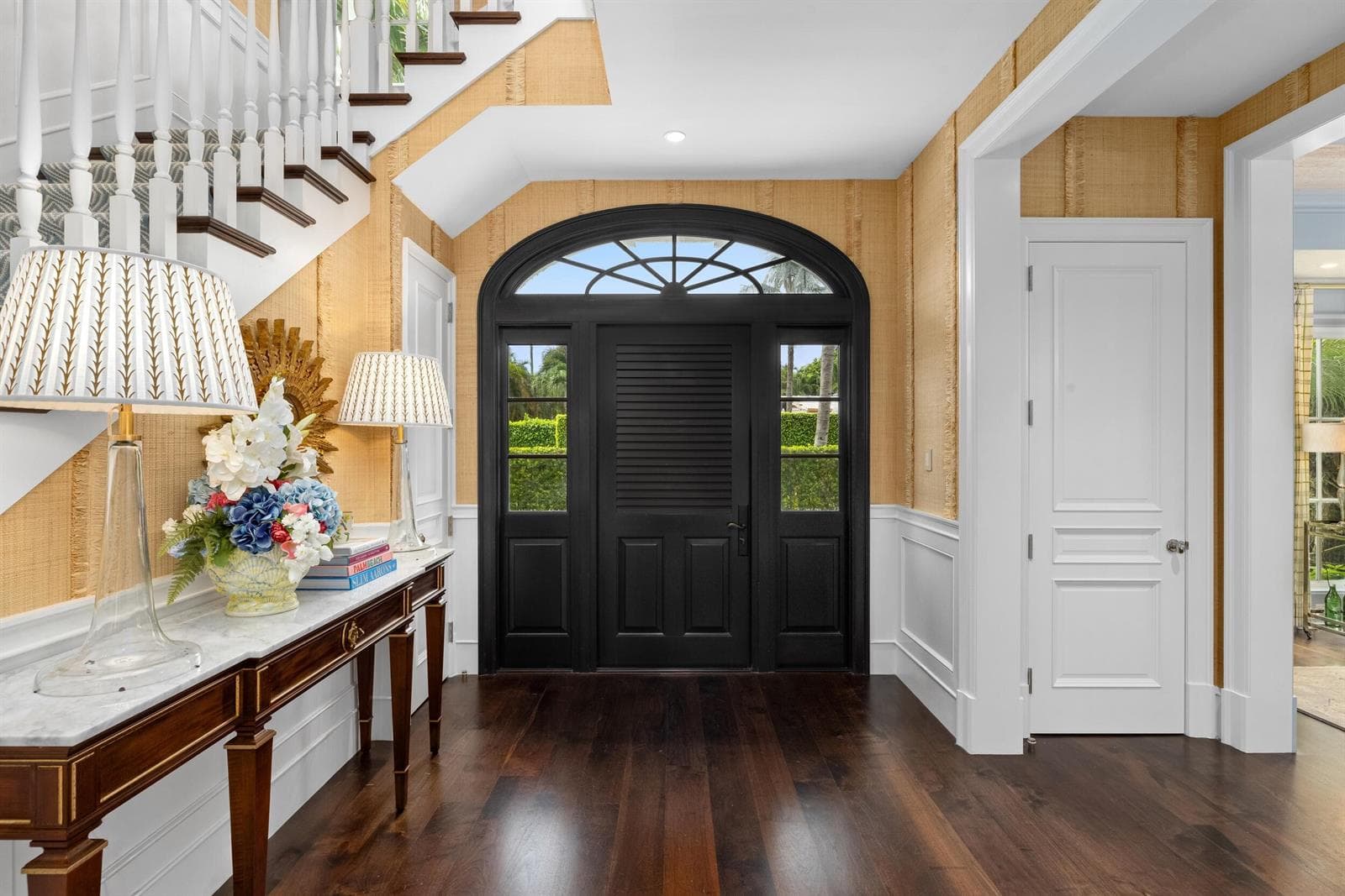 Entry/Foyer