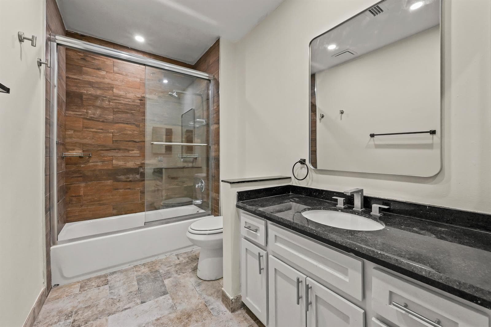 2nd Primary Bathroom