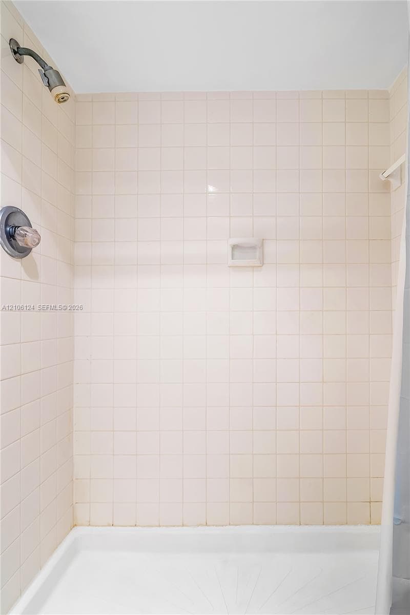 WINSTON TOWERS 500 CONDO · #2208 in Sunny Isles Beach - Photo 35