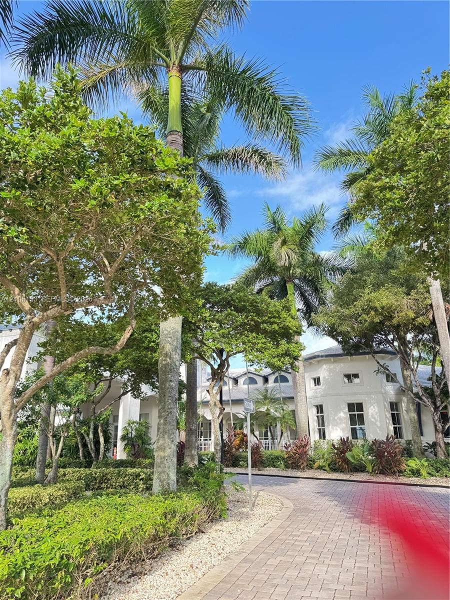 PROMENADE SHORES AT DORAL · #202 in Doral - Photo 5