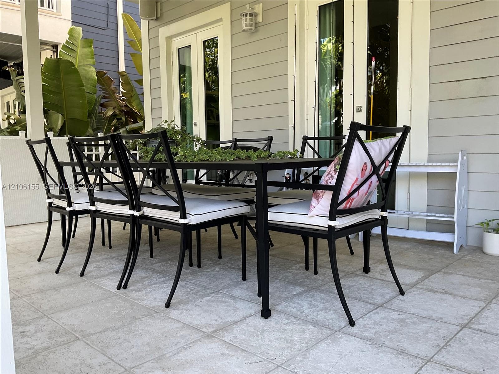 outdoor entertaining