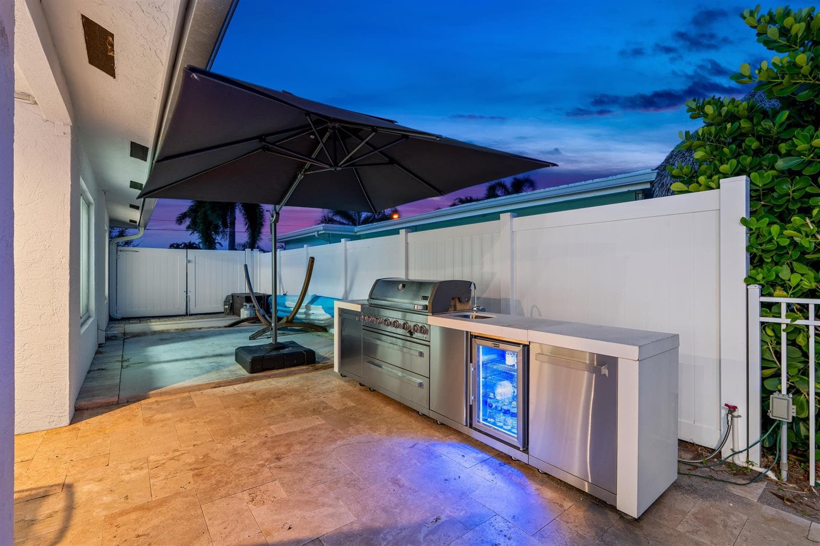 SUMMER_KITCHEN_SUNSET