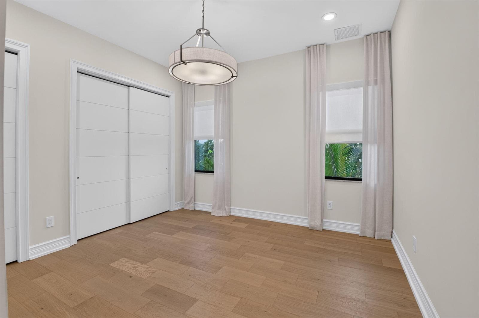 Guest Bedroom 1st Floor