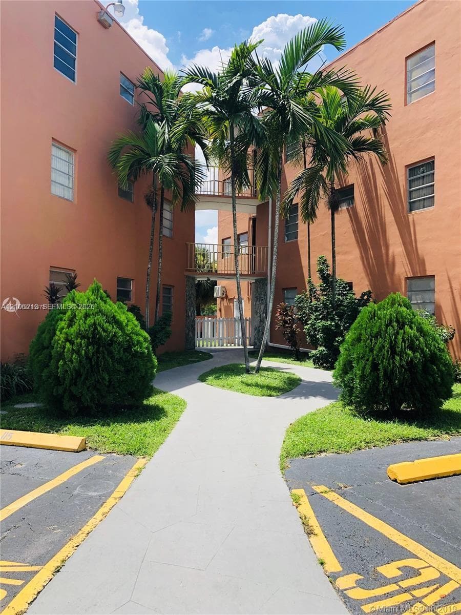 W & C CONDO · #209 in Hialeah - Photo 17