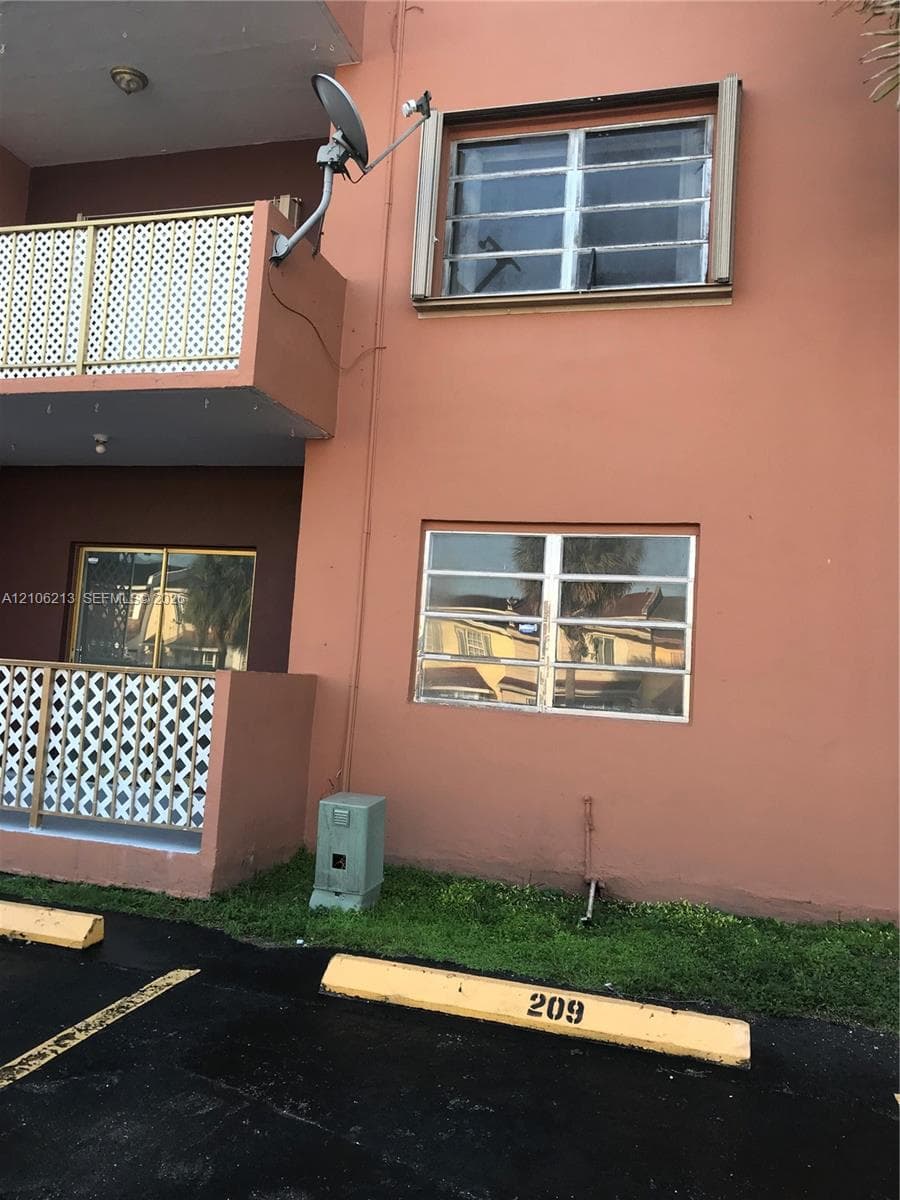 W & C CONDO · #209 in Hialeah - Photo 28