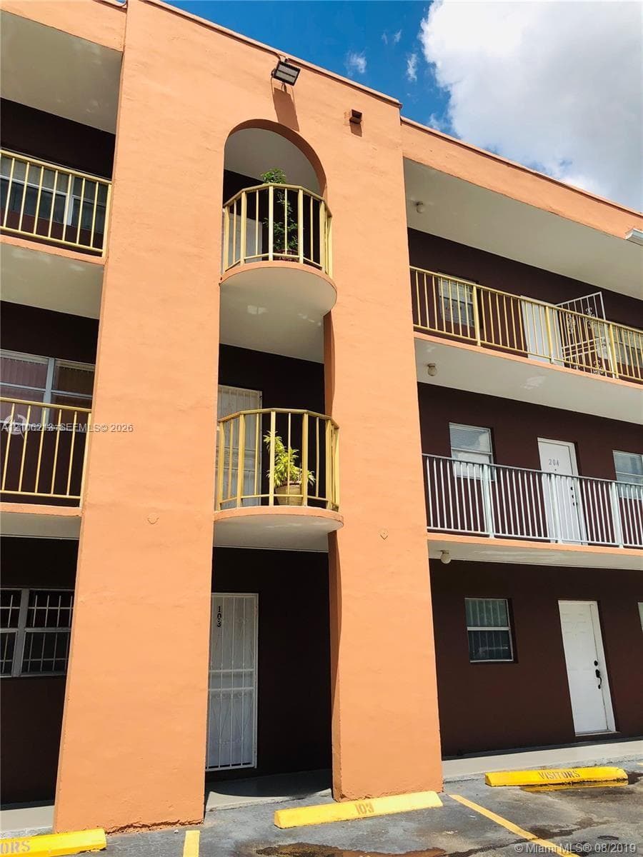 W & C CONDO · #209 in Hialeah - Photo 4