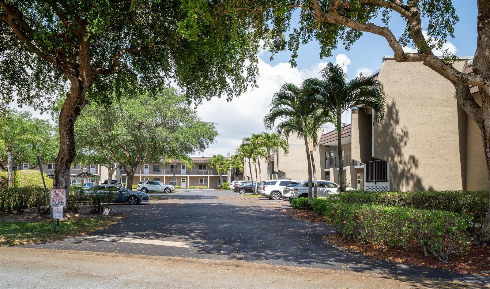 31-8646-2755 Casita Way 203-MLS