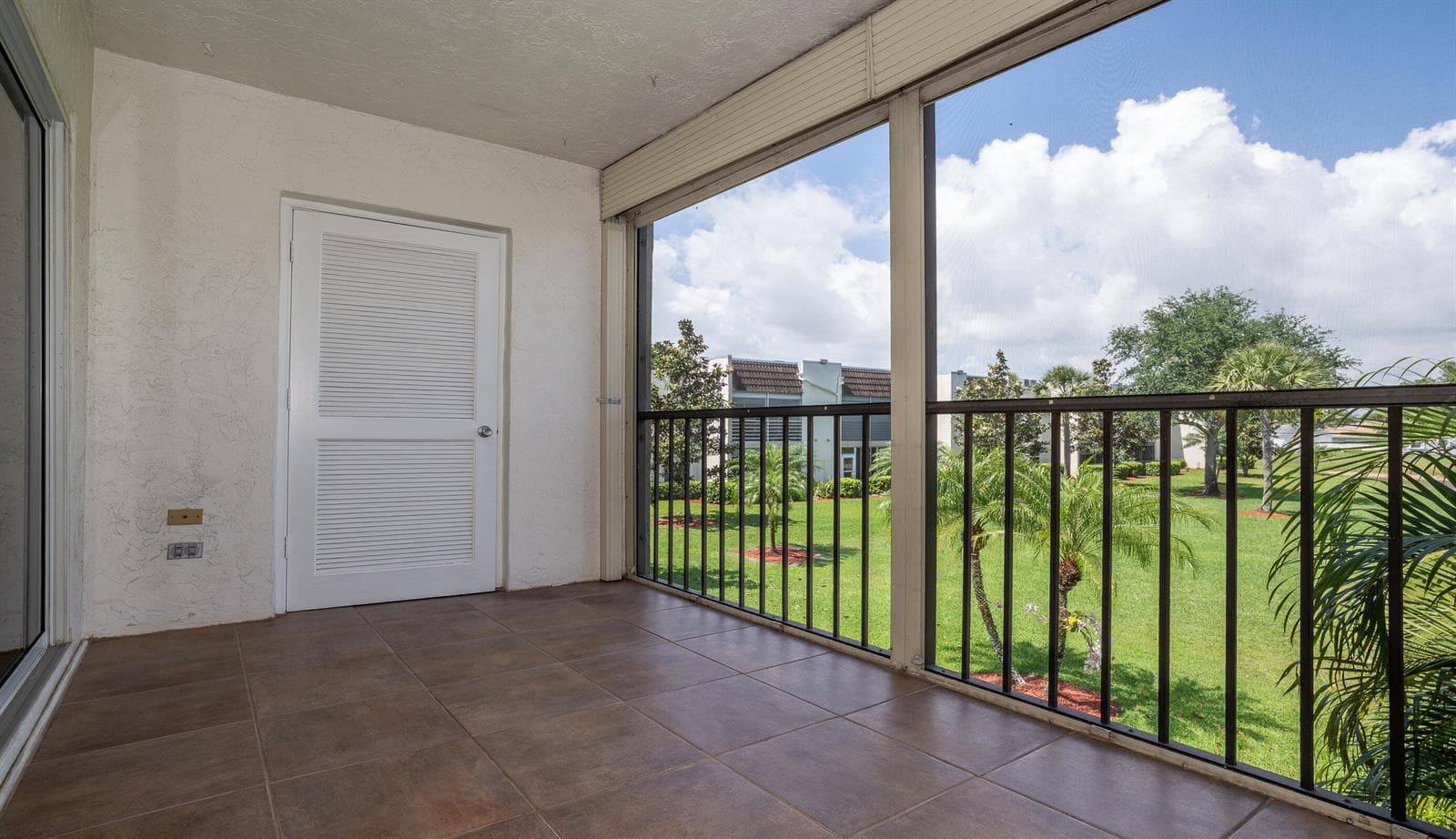15-8649-2755 Casita Way 203-MLS