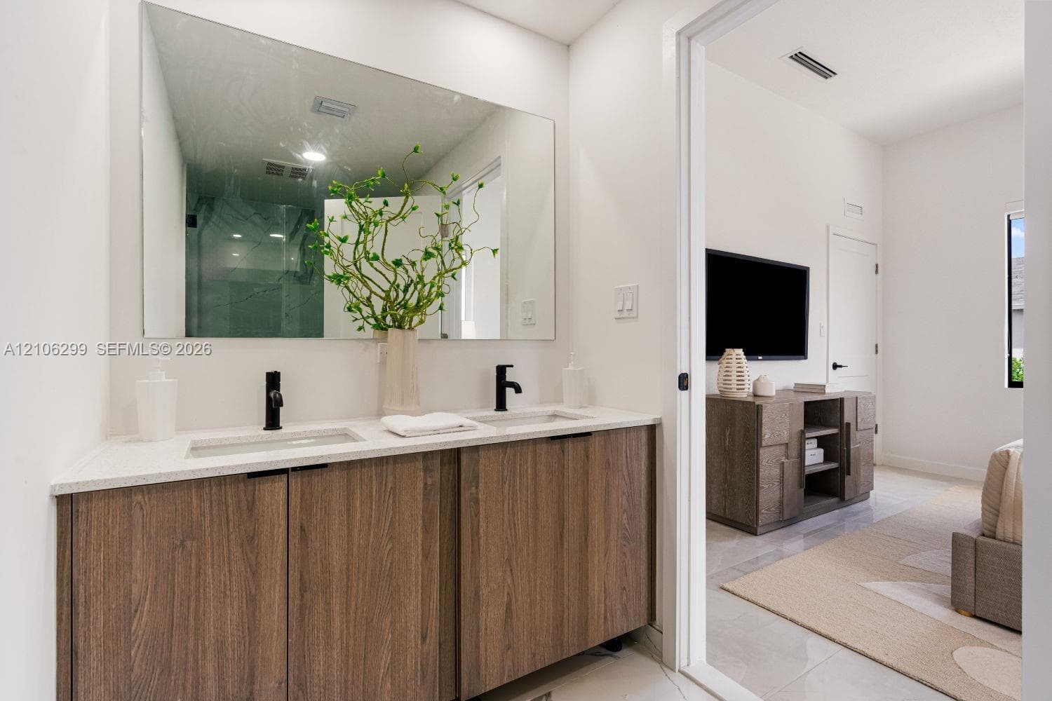 1310 NW 6 Ter photo 7