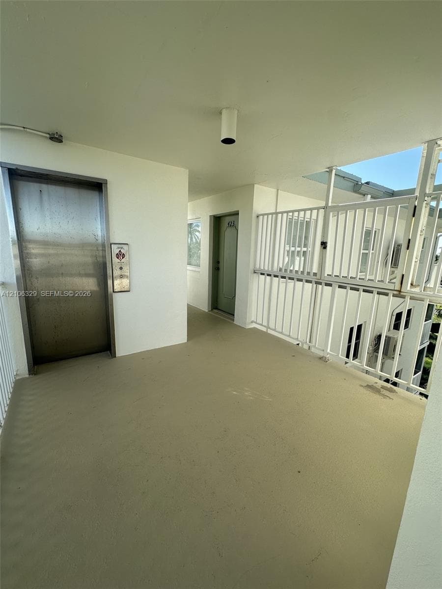 VILLAS ON THE OCEAN 1 · #423 in Riviera Beach - Photo 3