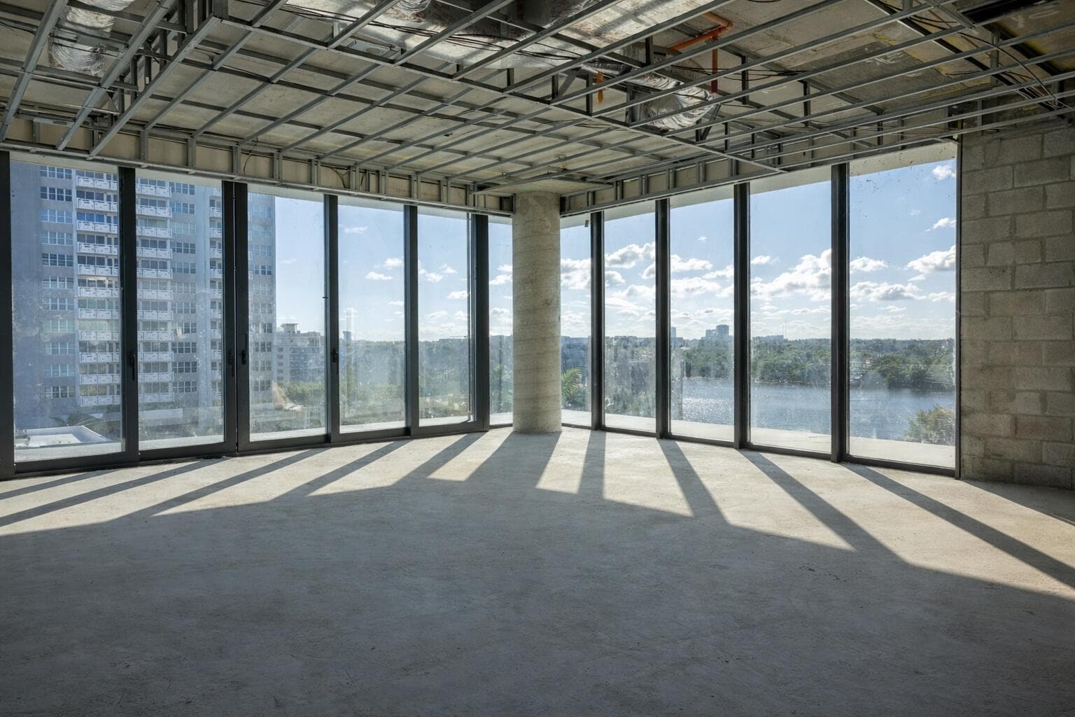 TH 2 - Corner