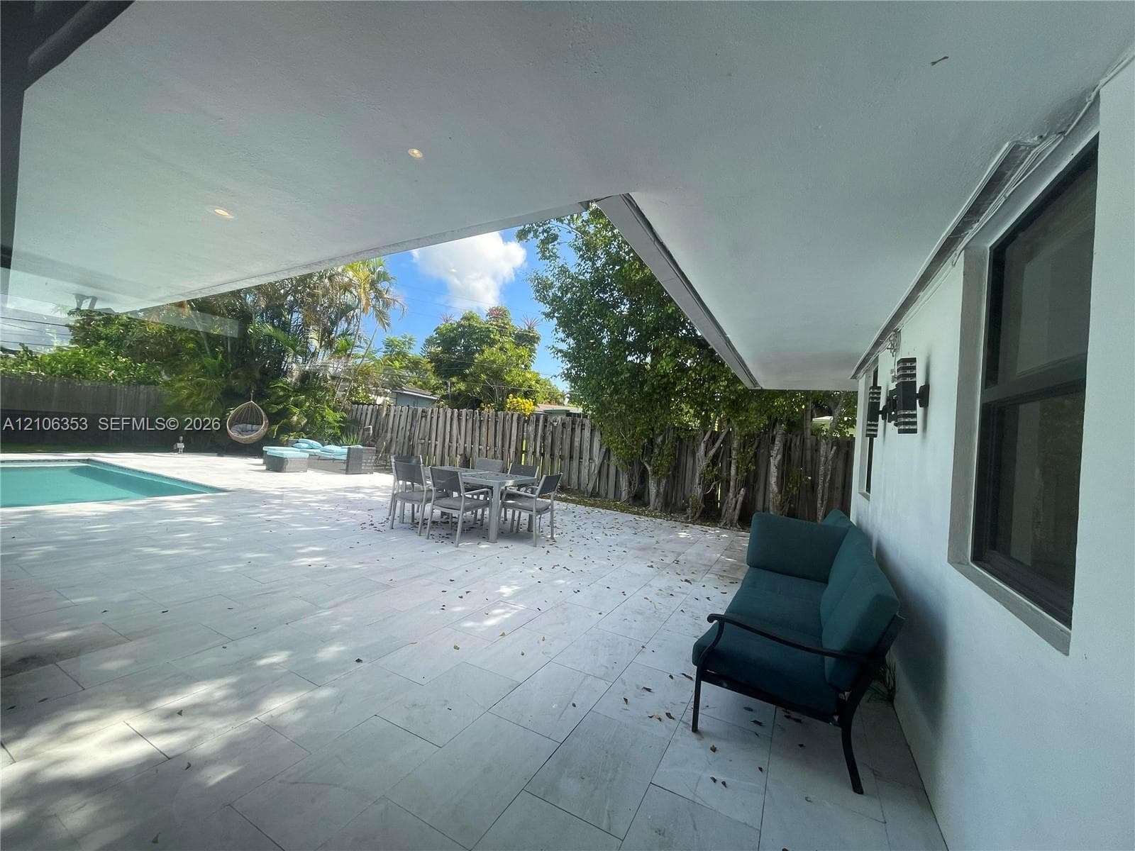 2115 Alamanda Dr photo 5
