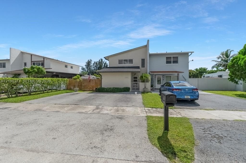 12040 SW 10th Ter photo 20