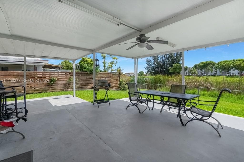 12040 SW 10th Ter photo 18
