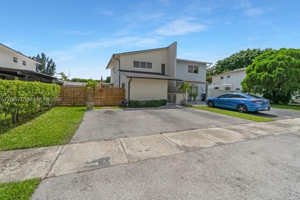 12040 SW 10th Ter photo 21