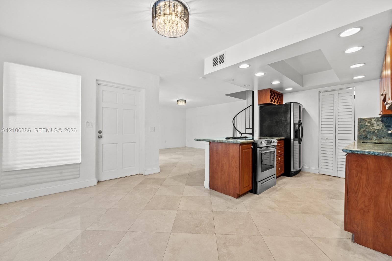 2987 Bird Ave photo 2