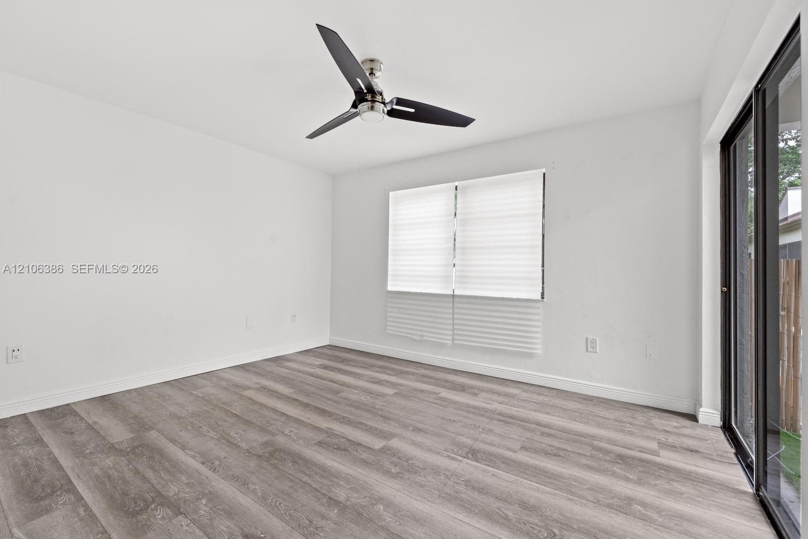 2987 Bird Ave photo 11