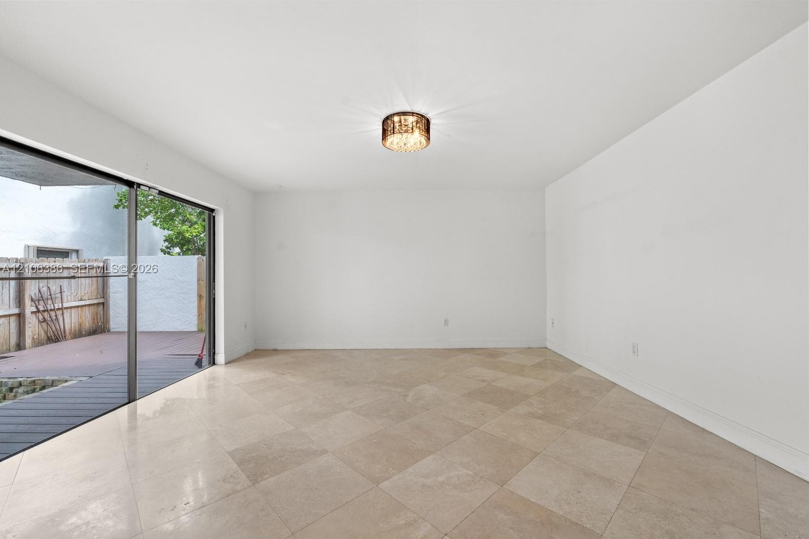 2987 Bird Ave photo 4