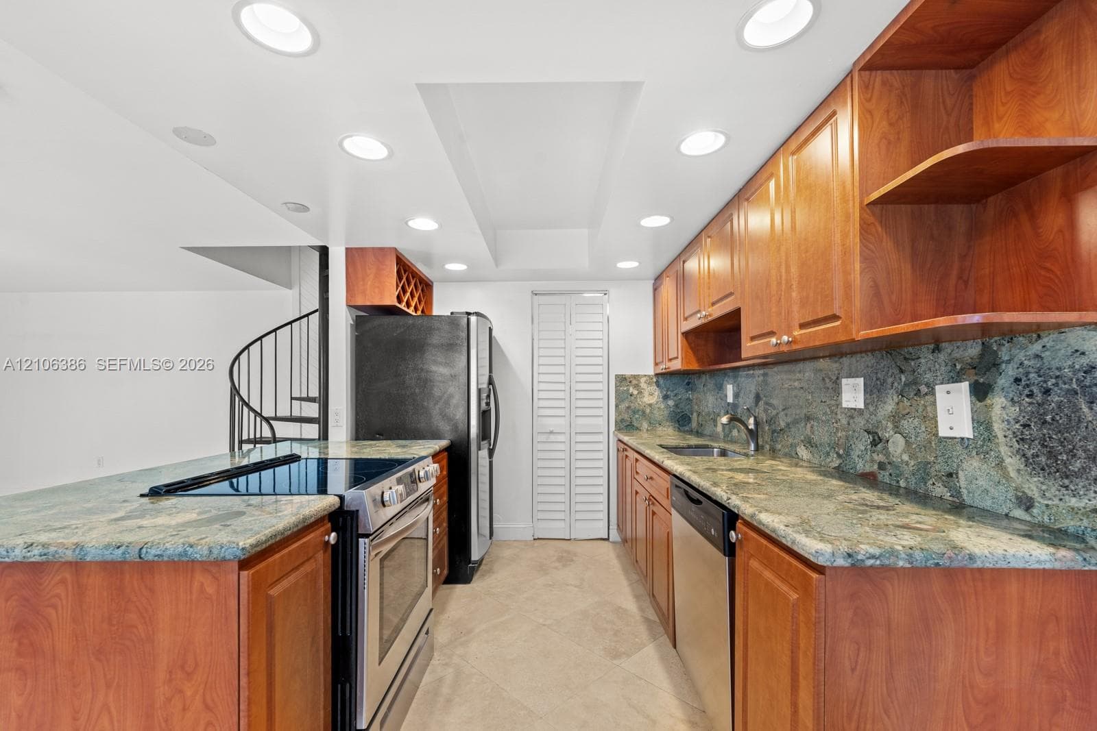 2987 Bird Ave photo 8