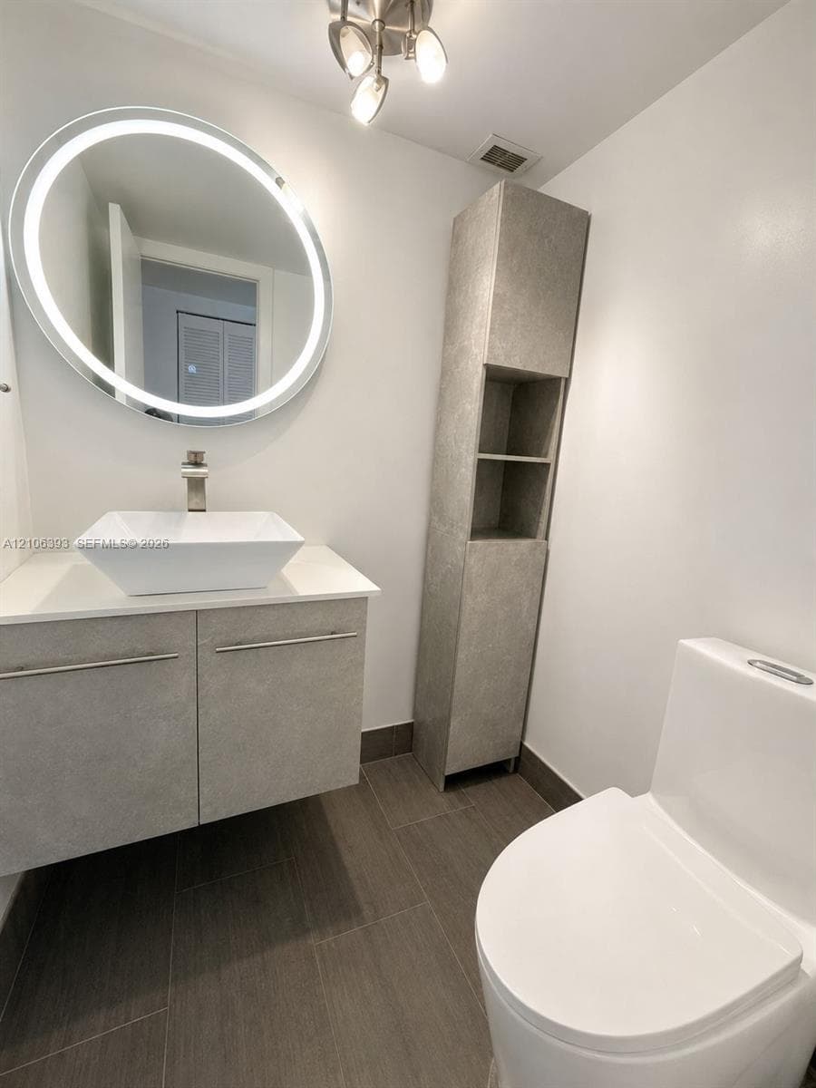COMMODORE PLAZA · #2407 in Aventura - Photo 11