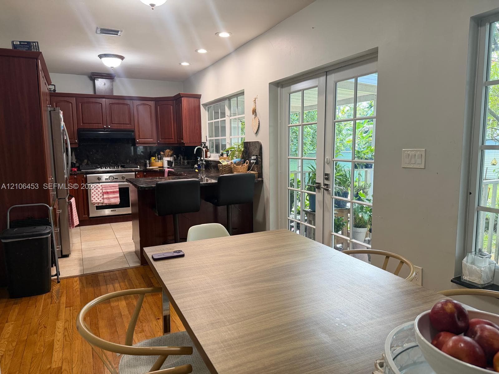 132 Whitethorn Dr photo 6