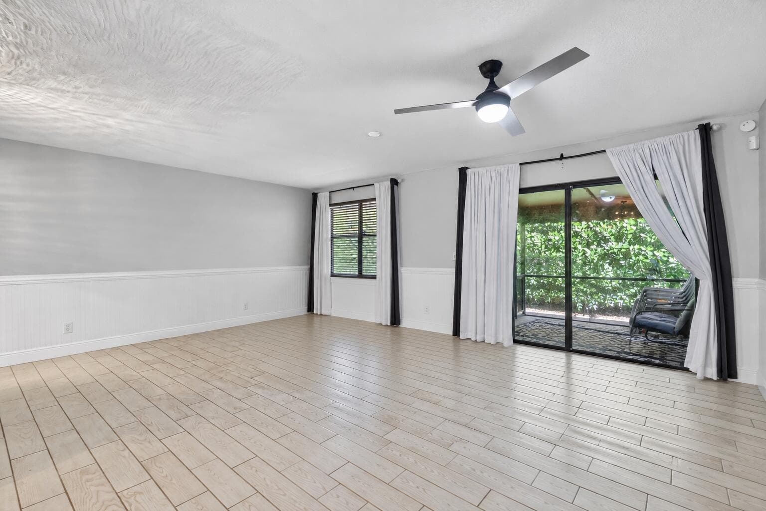 Photorealistic empty room with tiled flo