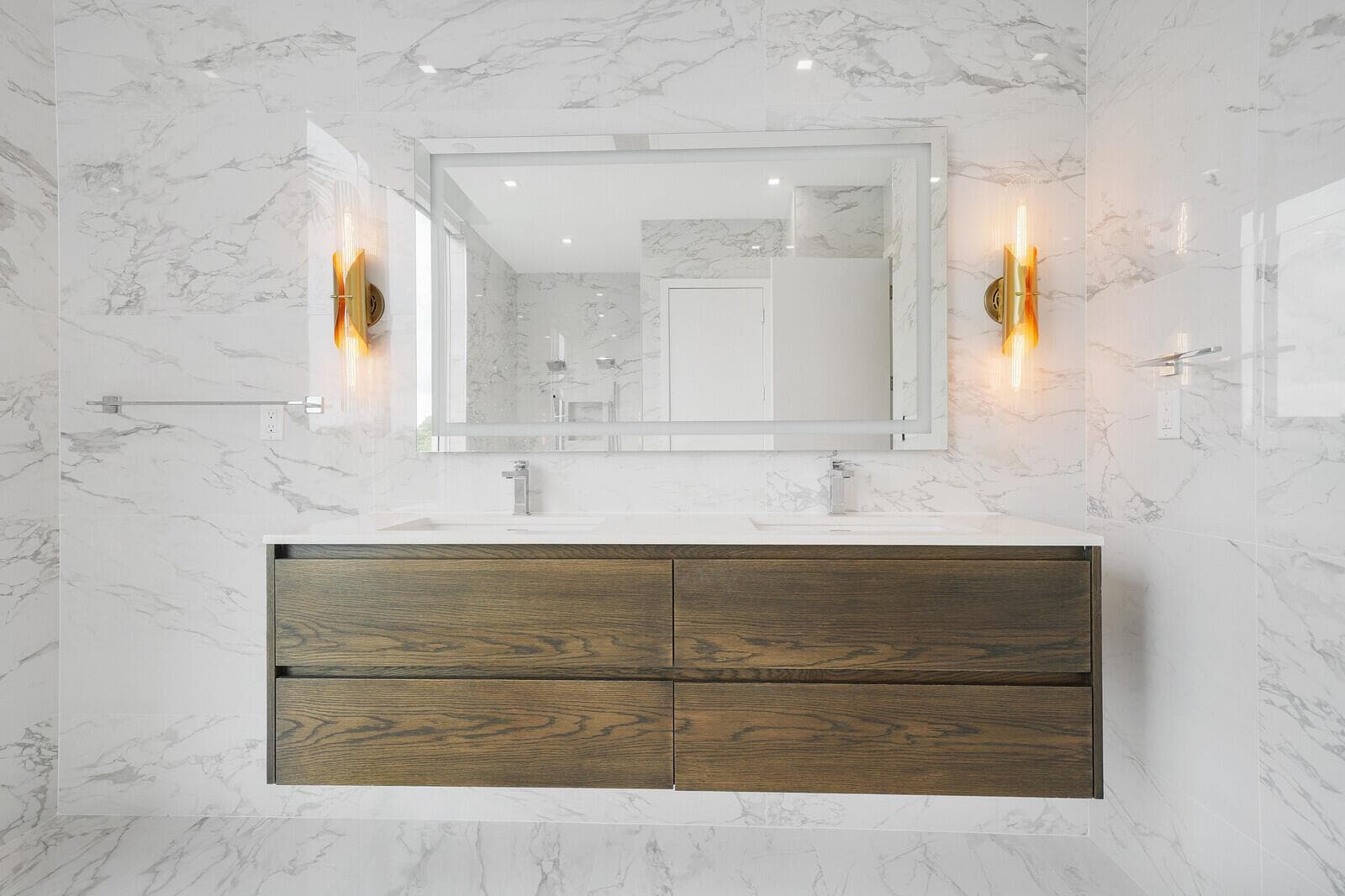 Sleek Floating Vanity & Modern Finishes
