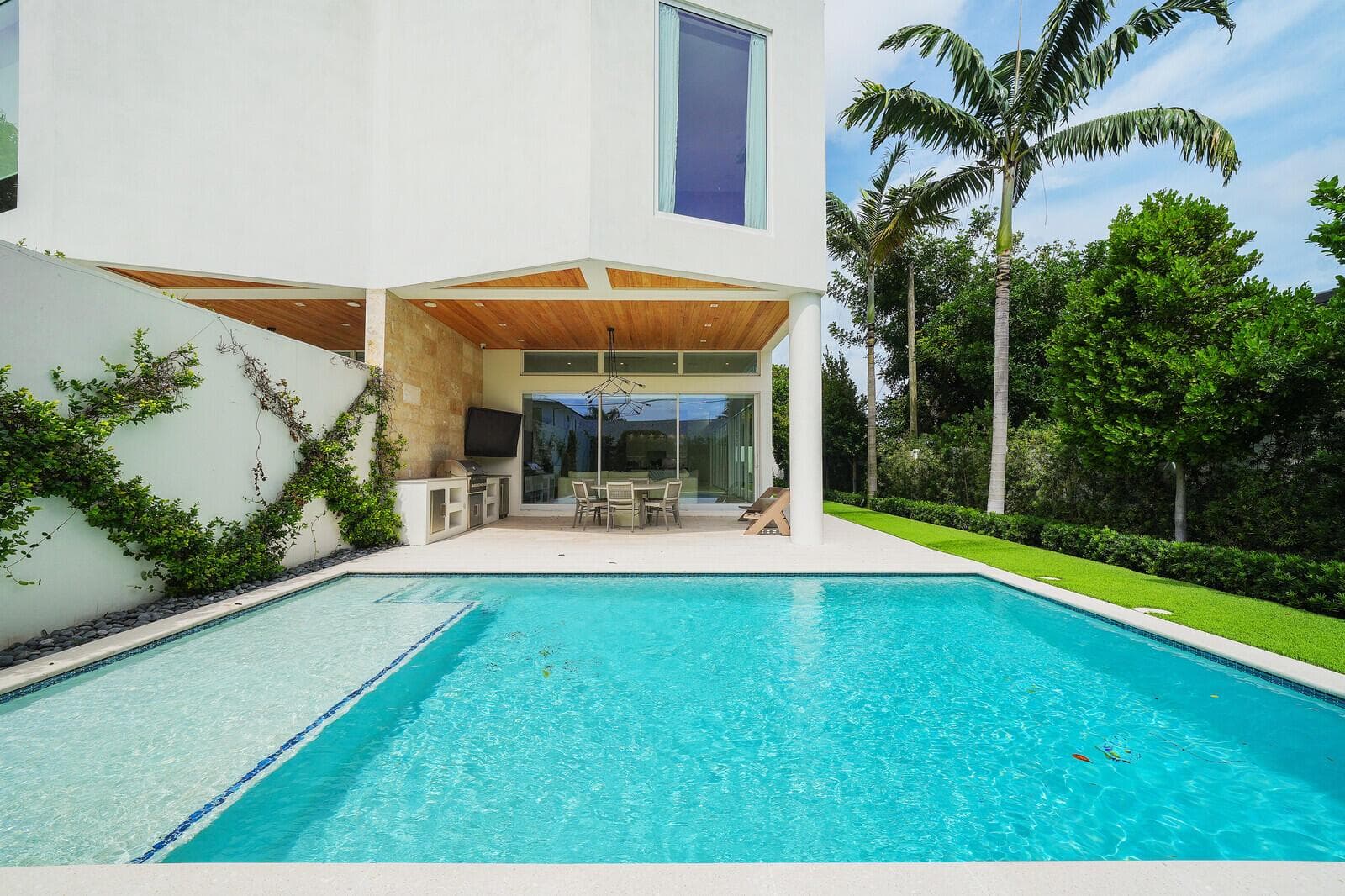 Heated Saltwater Pool with Sun Shelf