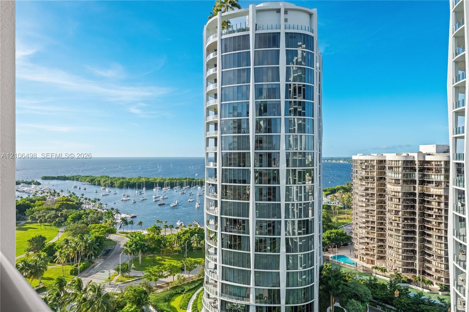 THE TOWER RESIDENCES · #1804 in Miami - Photo 2
