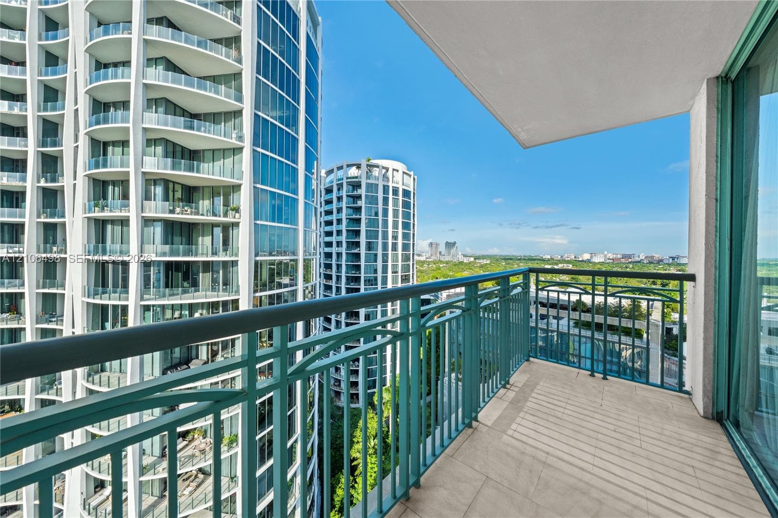 THE TOWER RESIDENCES · #1804 in Miami - Photo 5