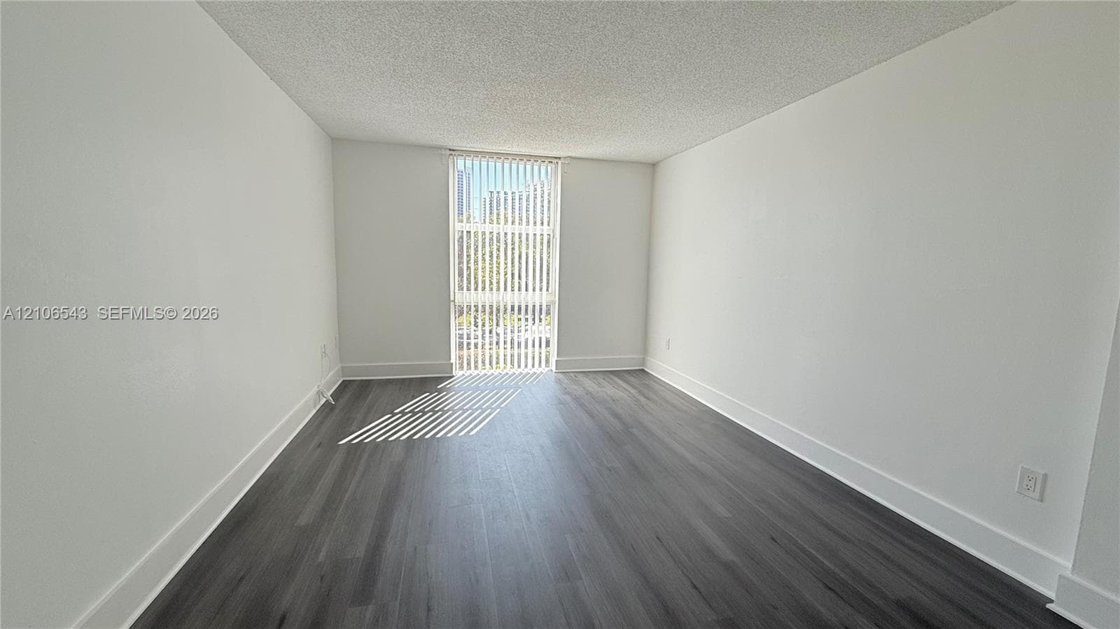 WOODSIDE APTS CONDO · #330 in North Miami Beach - Photo 16