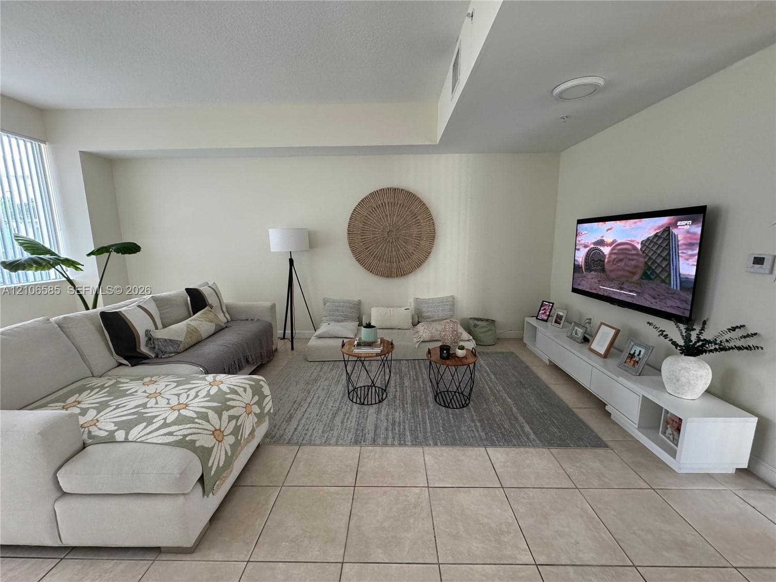 2146 Van Buren St #406 photo 3