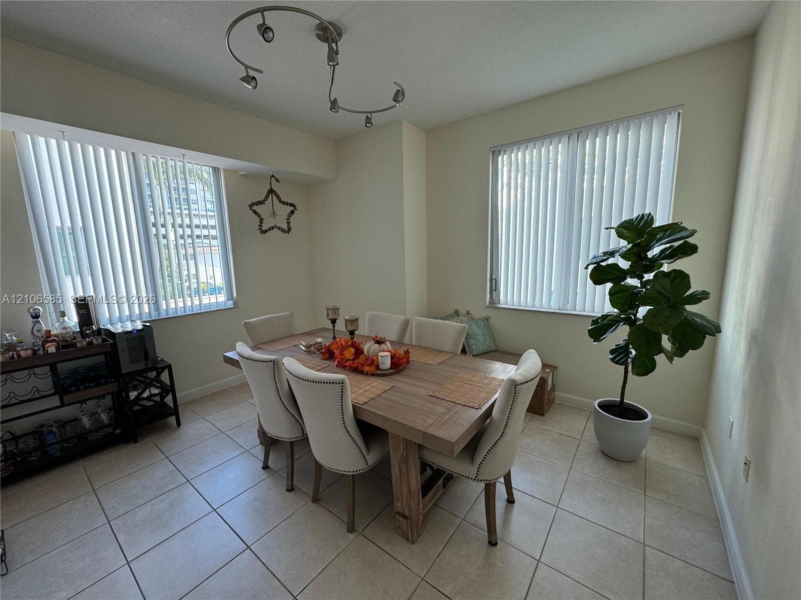 2146 Van Buren St #406 photo 4