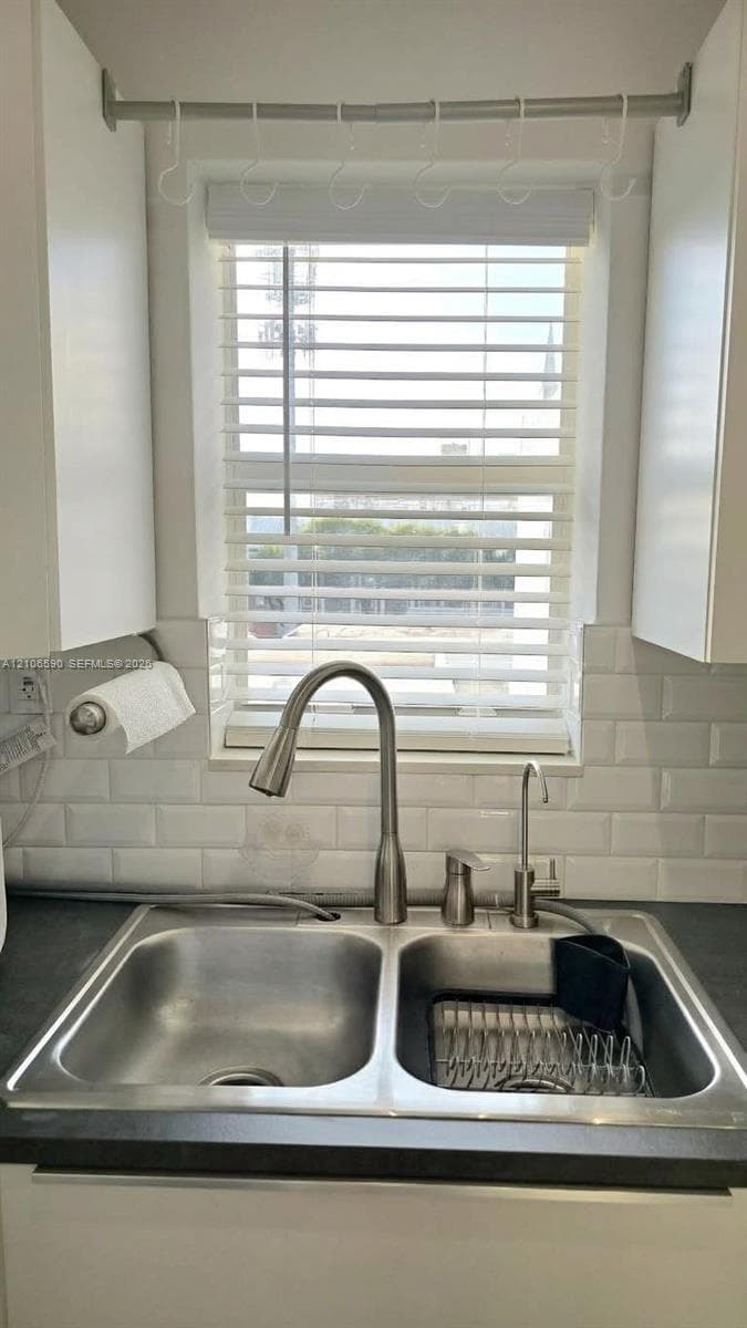 EL RIO CONDO · #403 in Miami - Photo 11