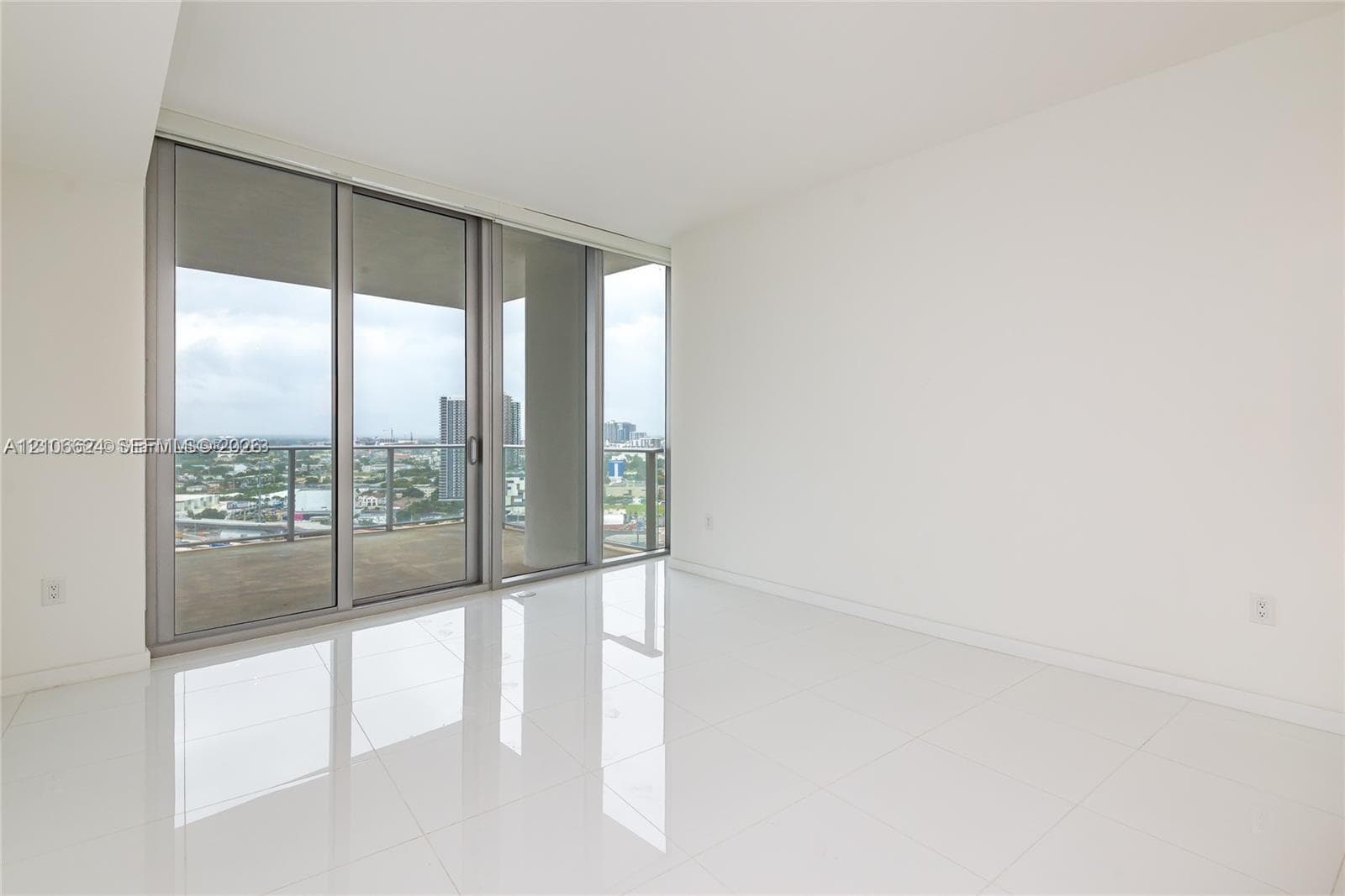 Paramount Miami Worldcenter · #2100 in Miami - Photo 17