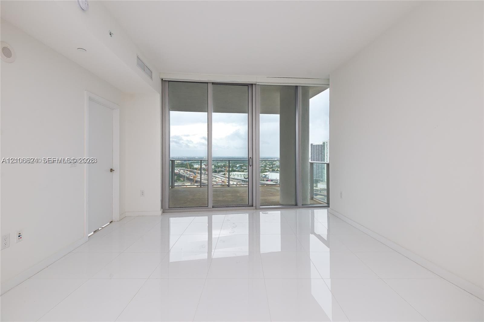 Paramount Miami Worldcenter · #2100 in Miami - Photo 18