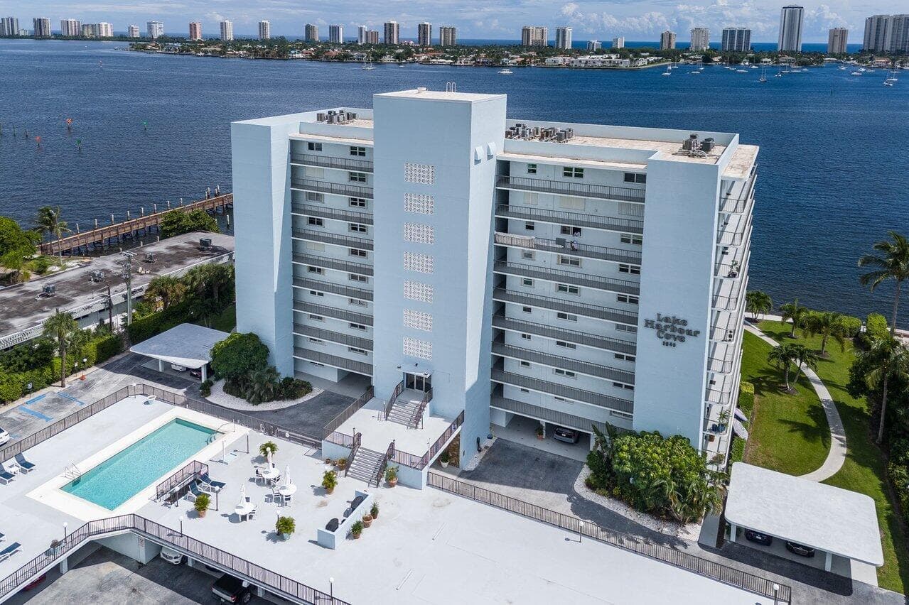 037-3040LakeShoreDrive-502-RivieraBeach-