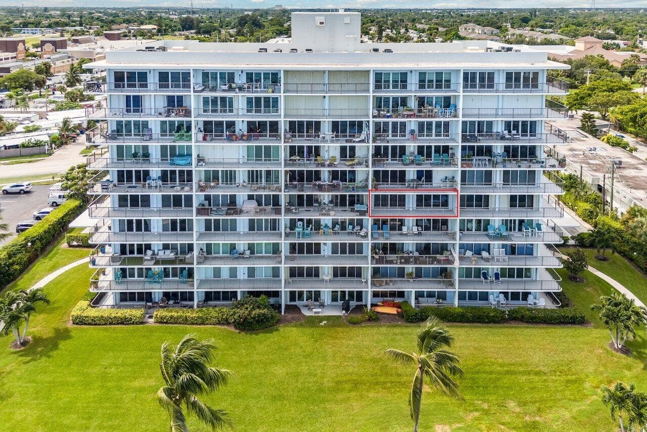 043-3040LakeShoreDrive-502-RivieraBeach-
