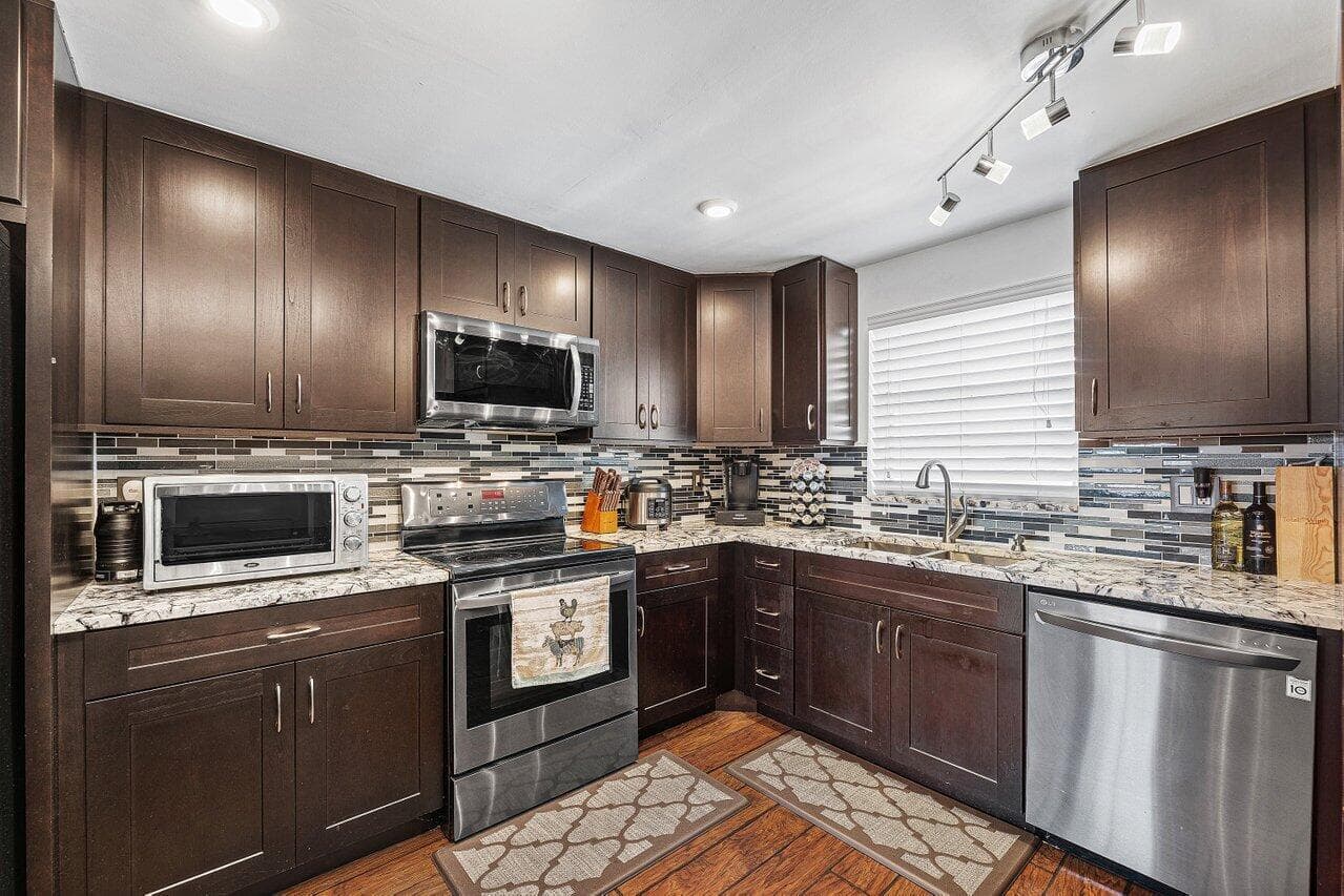 020-3040LakeShoreDrive-502-RivieraBeach-