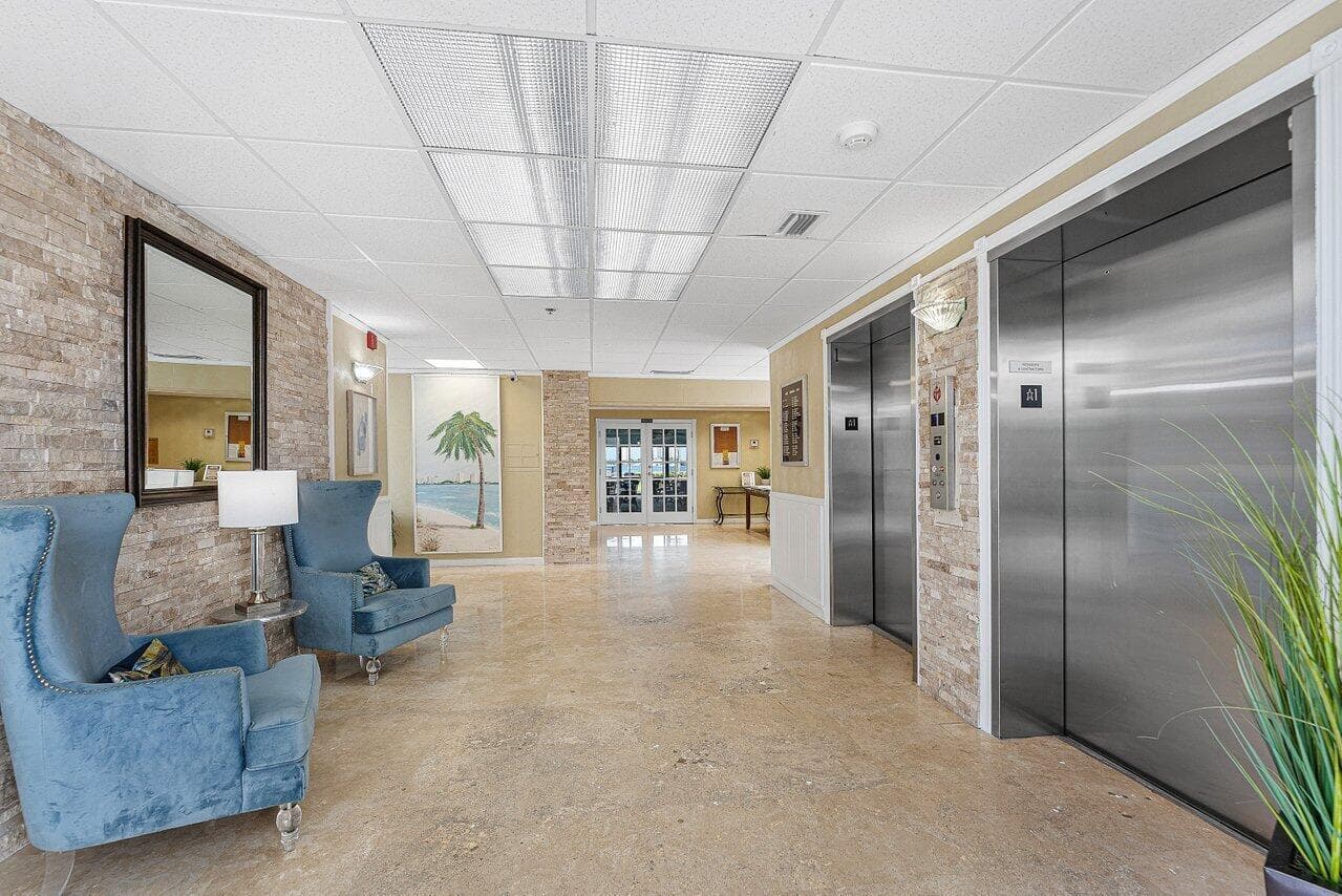 029-3040LakeShoreDrive-502-RivieraBeach-