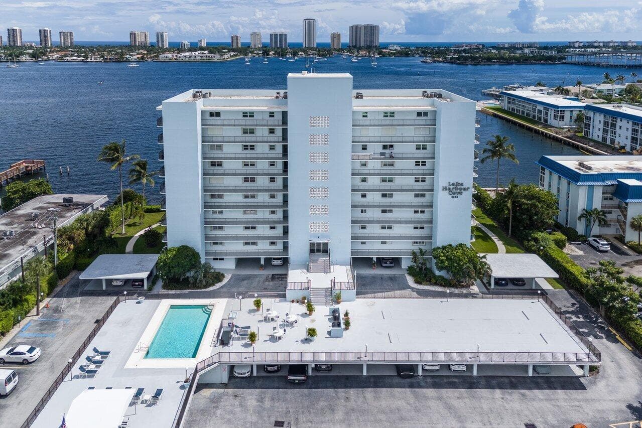 038-3040LakeShoreDrive-502-RivieraBeach-