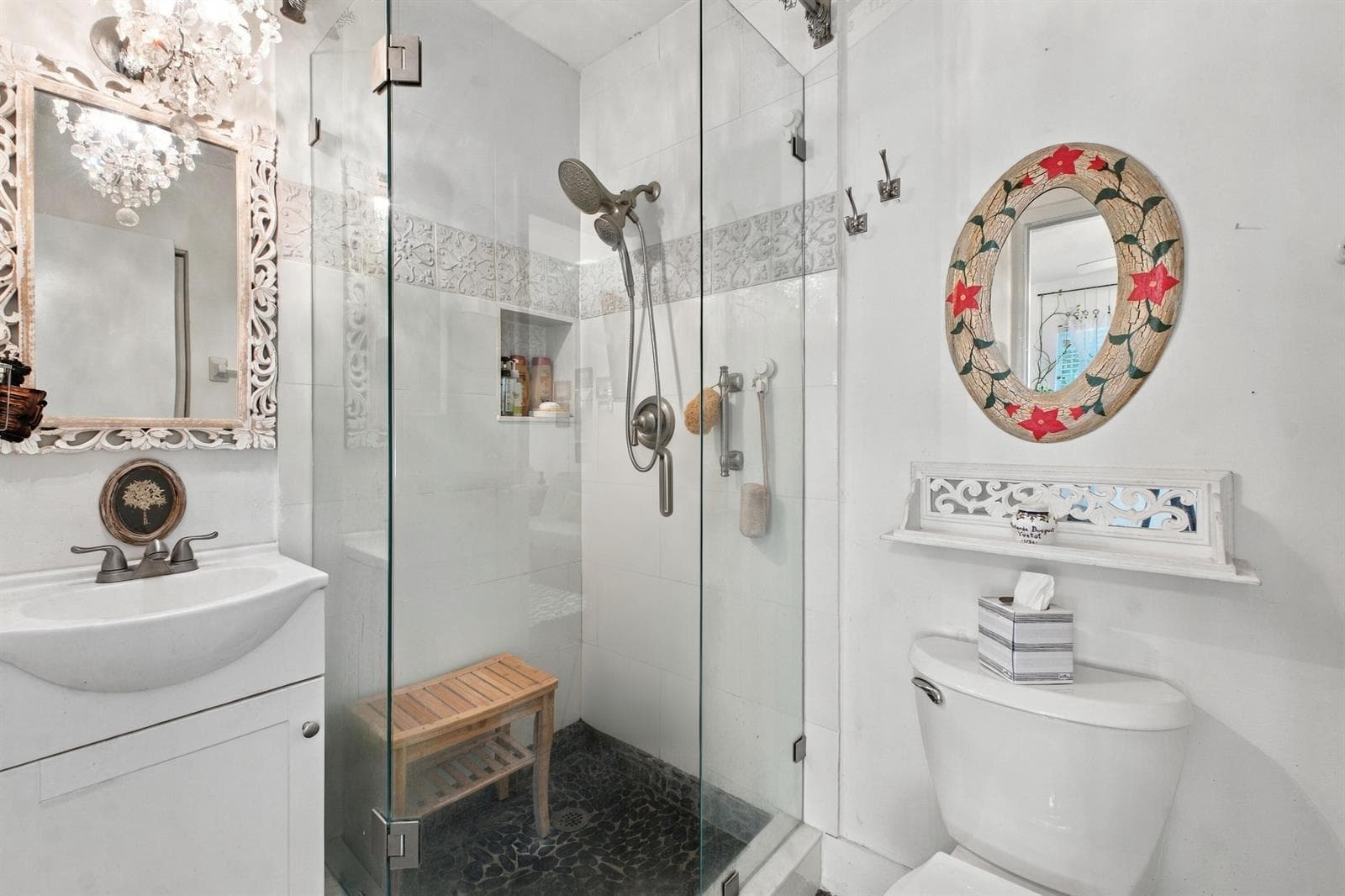 Guest bath directly off bedroom