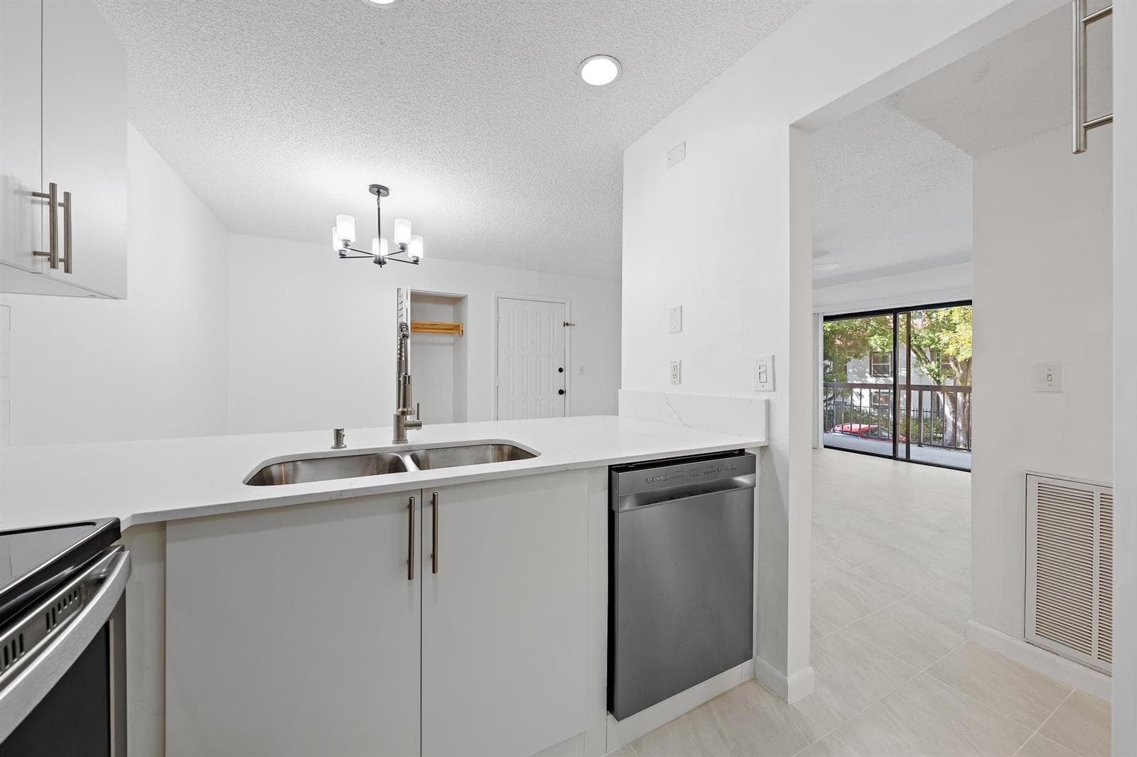 3402 Gardens E Dr Kitchen 2