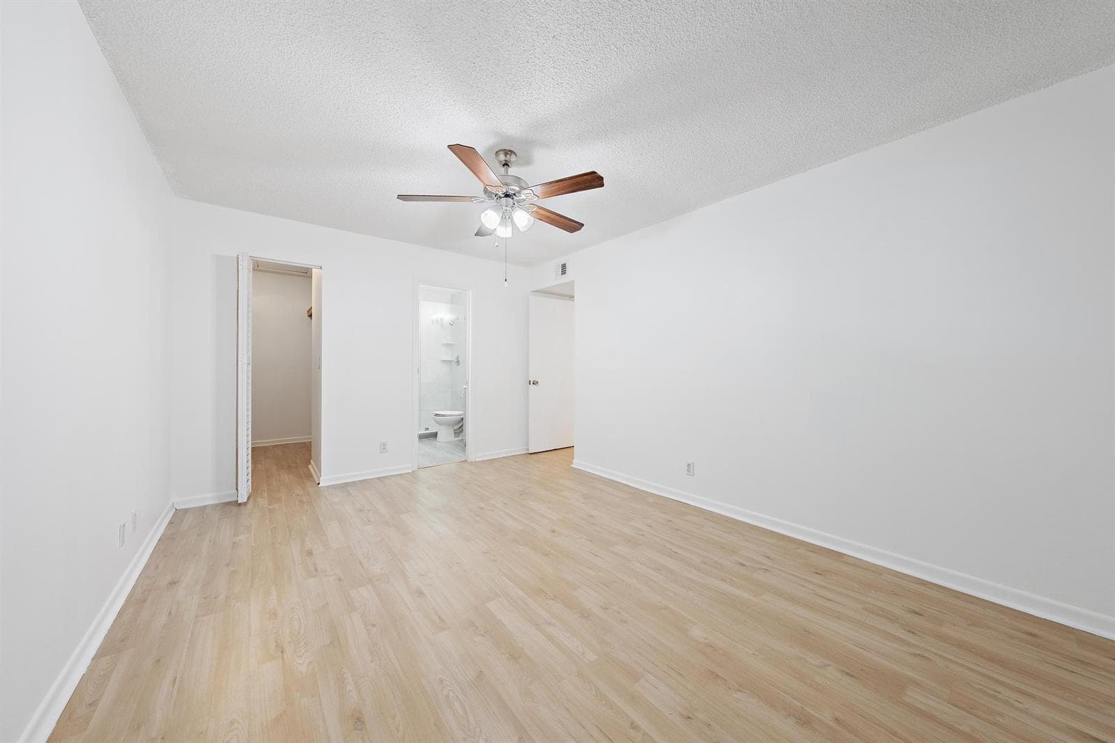 3402 Gardens E Dr Primary 2